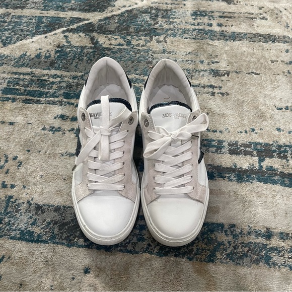 New Zadig and Voltaire,
White with a snake print flash on the side. - Picture 6 of 6